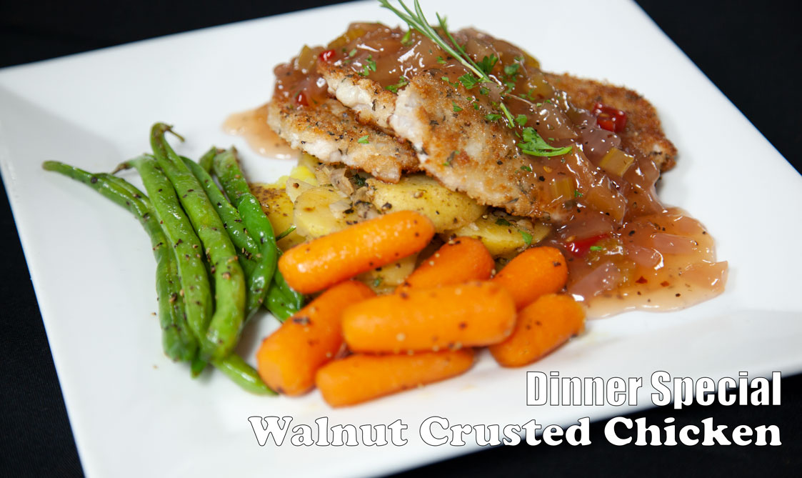 Chicken piccata with potatoes, carrots and green beans